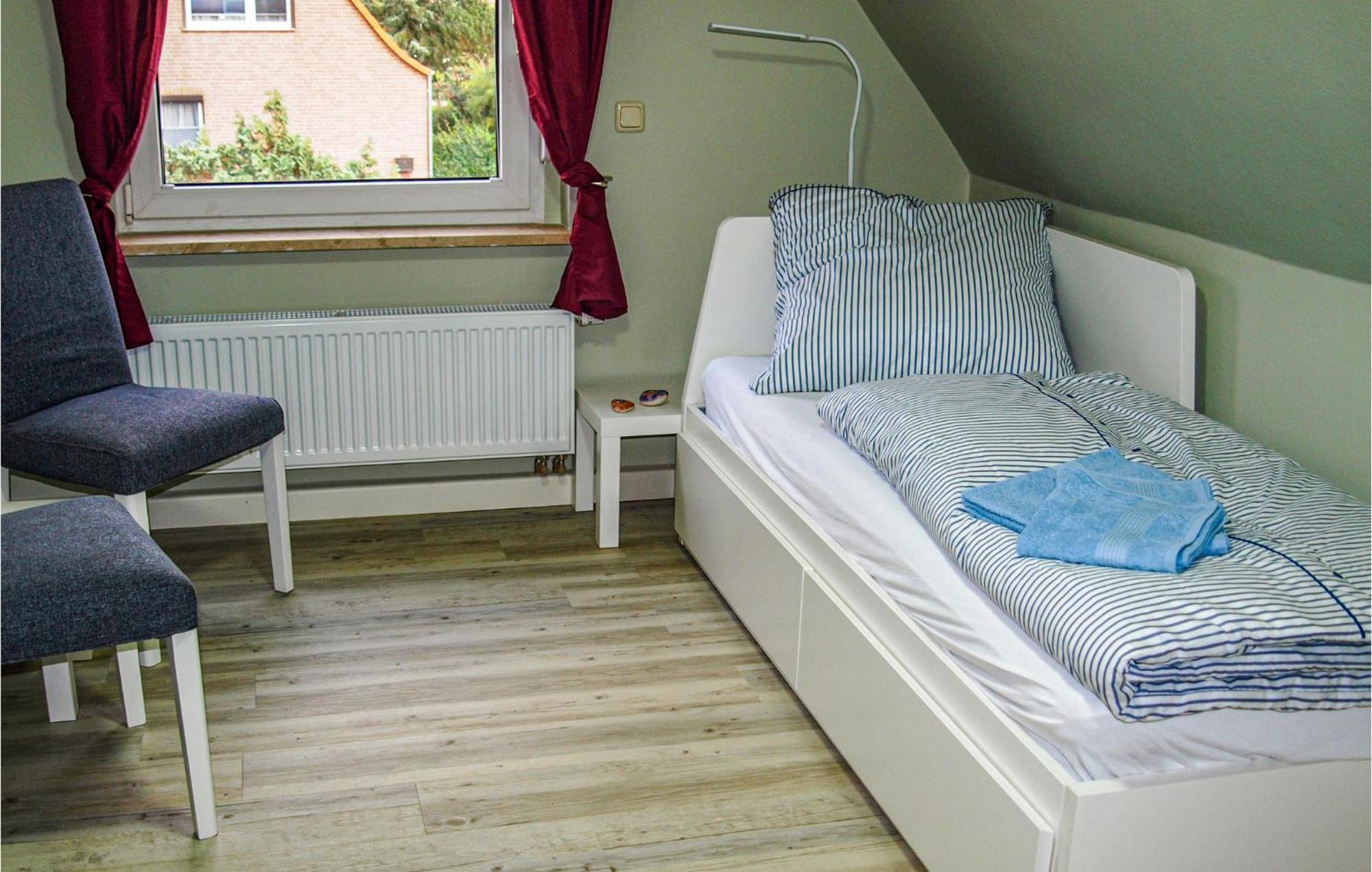 Amazing home in Neubrandenburg with WiFi&3 Bedrooms Buitenkant foto